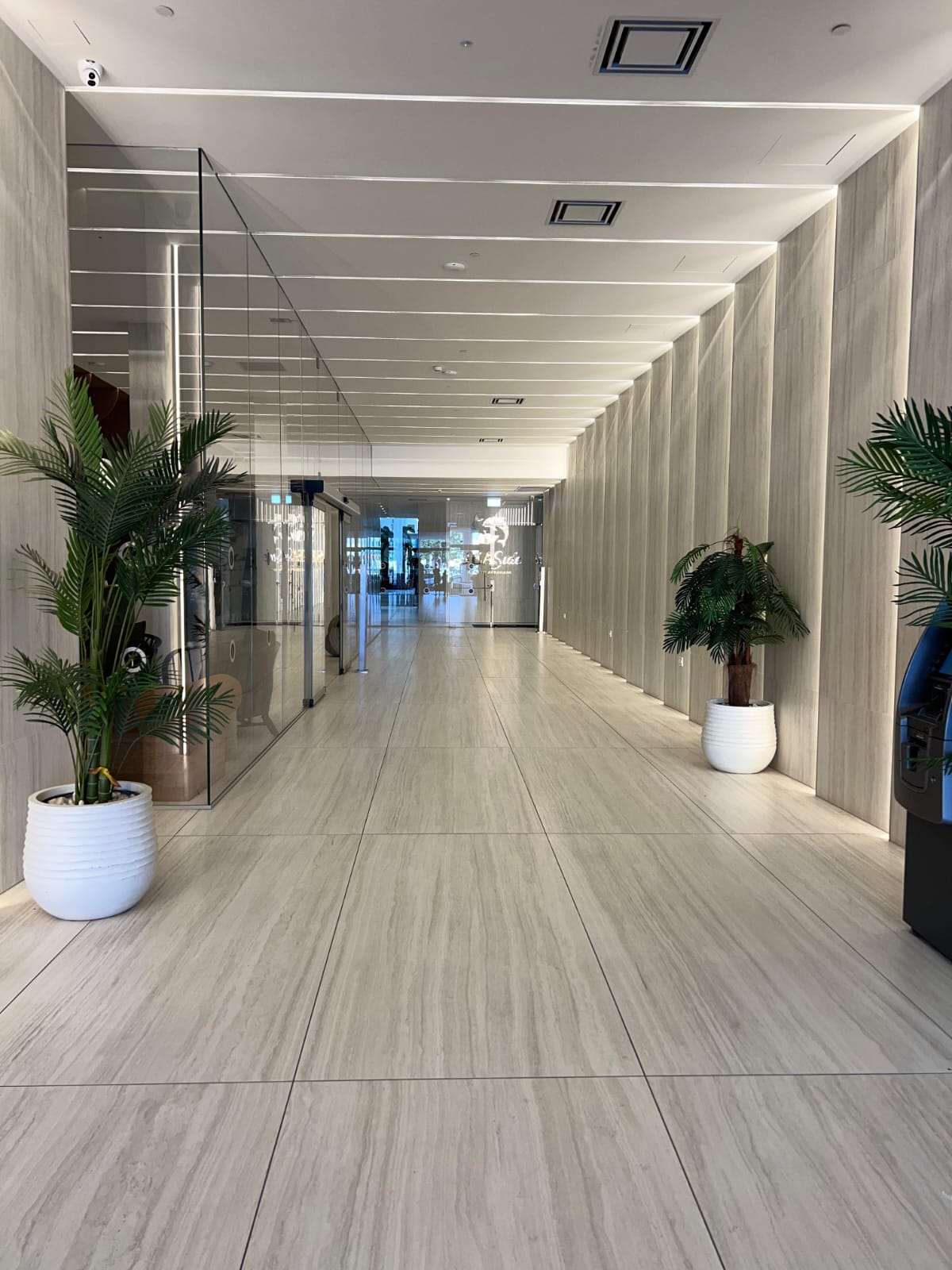 מסדרון הבניין